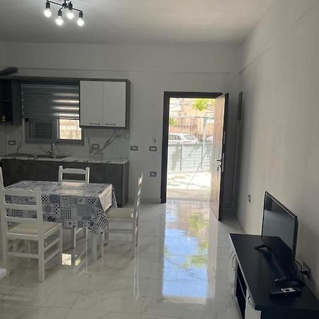 Taku Apartment Sarande Exterior photo
